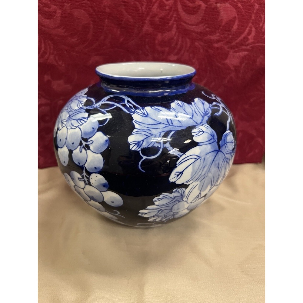 Vintage Blue and White Painted Glazed Porcelain Grape Vine Ginger Jar 8" (812)